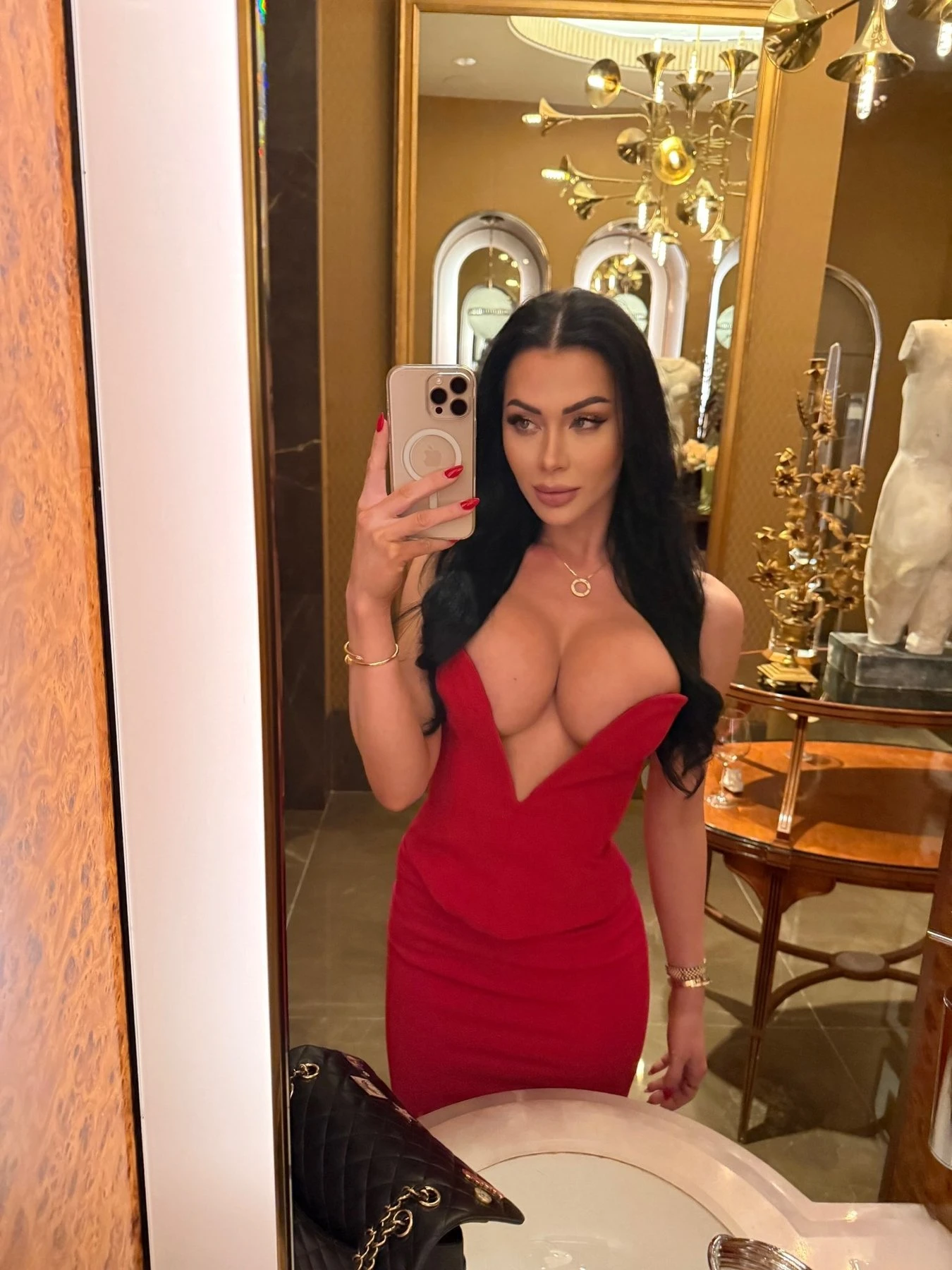 Meera – British escort in Stockholm — 4 / 9
