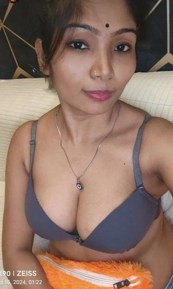 Kritika Cam Session and Real Meet – Indian escort in Hyderabad — 4 / 5