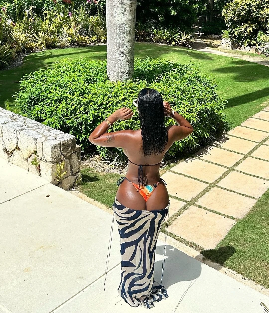 Angel – Kenyan escort in Pune — 1 / 2