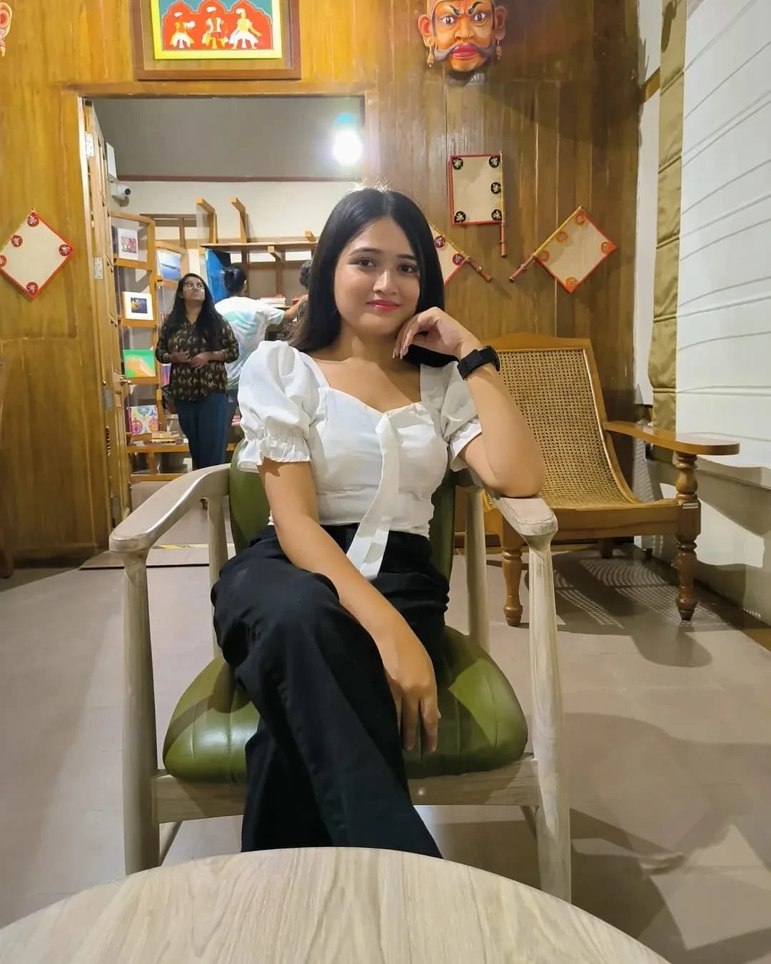 Independent Cash Payment – Indian escort in Kolkata — 2 / 5