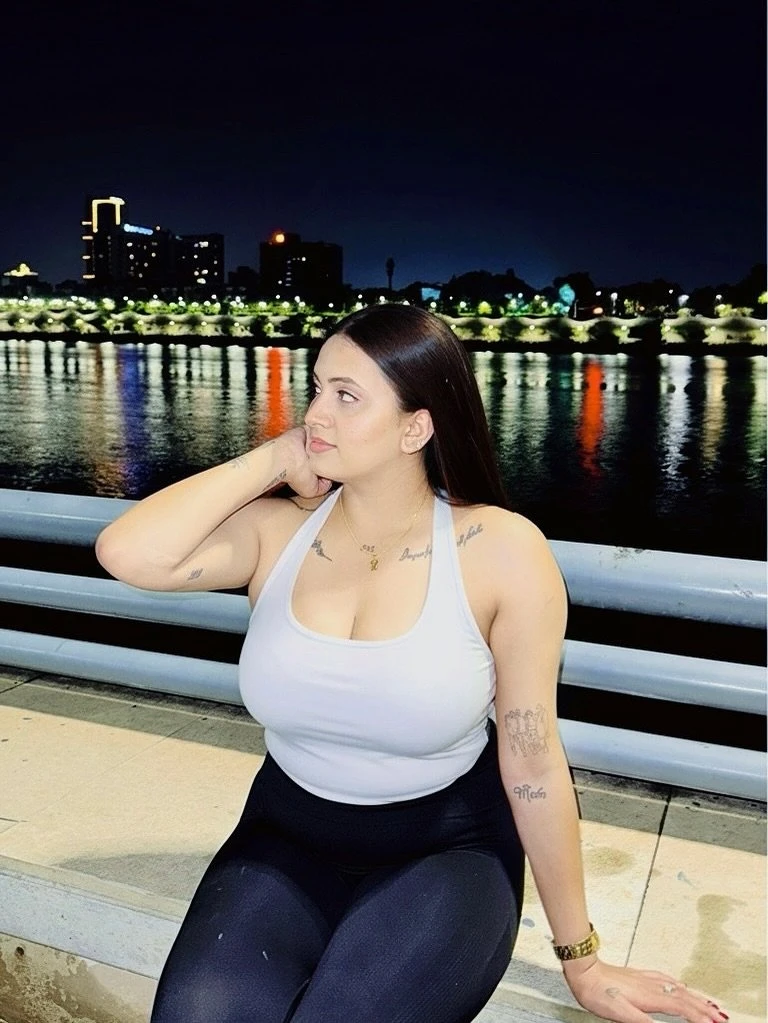 Himanshi – Indian escort in Hyderabad — 2 / 3