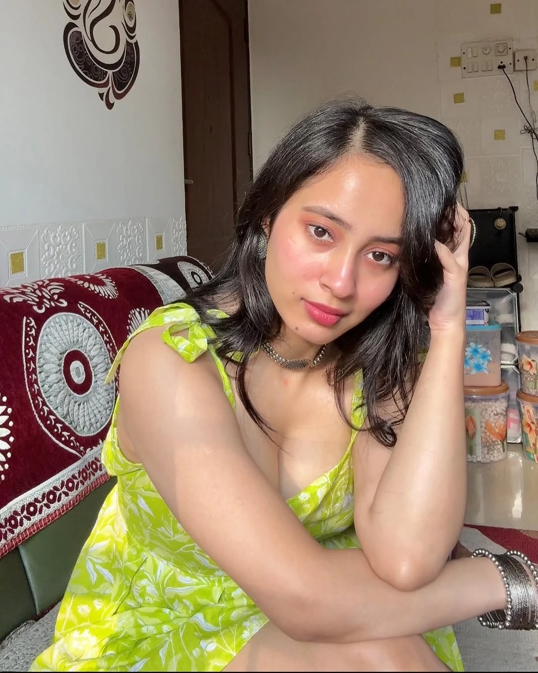 Janvi – Indian escort in Kochi — 3 / 4