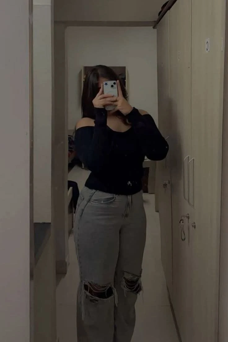 Meera Dixit – Indian escort in Noida — 4 / 5