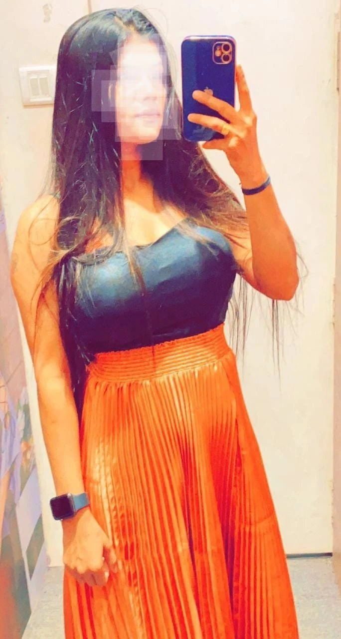 Rashami for Real Meet & Cam Show – Indian escort in Mumbai — 1 / 5