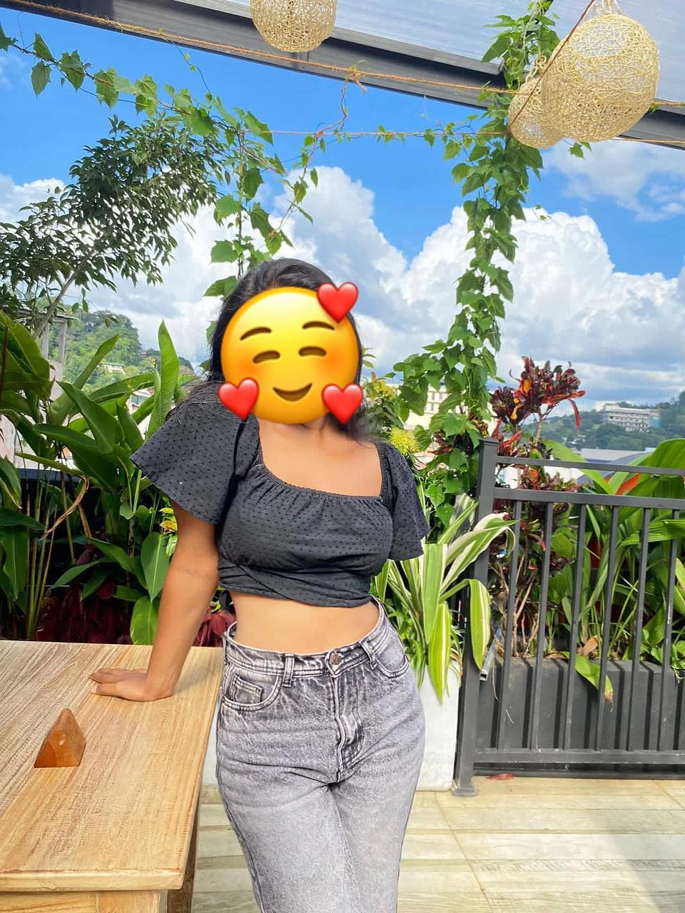 Taniya – Sri Lankan escort in Colombo — 3 / 4