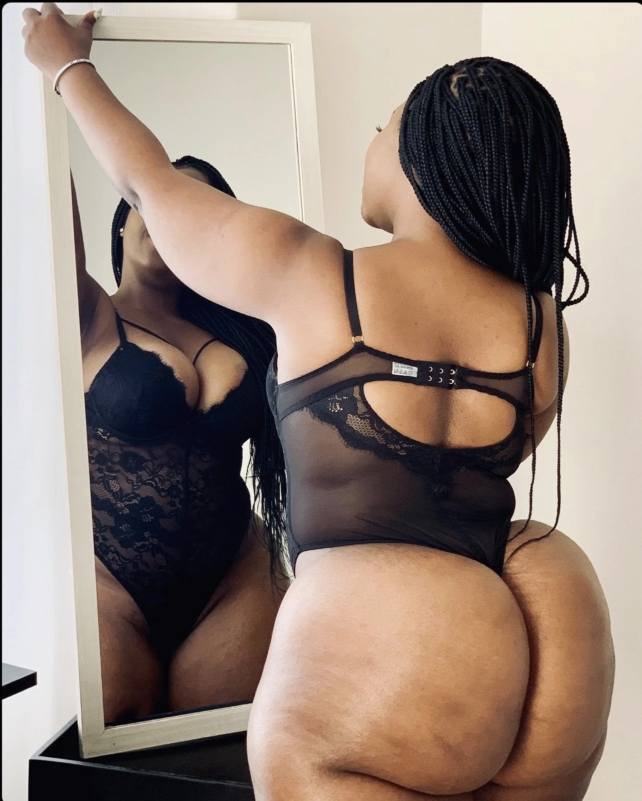 Tasha – Central African escort in Chennai — 2 / 3