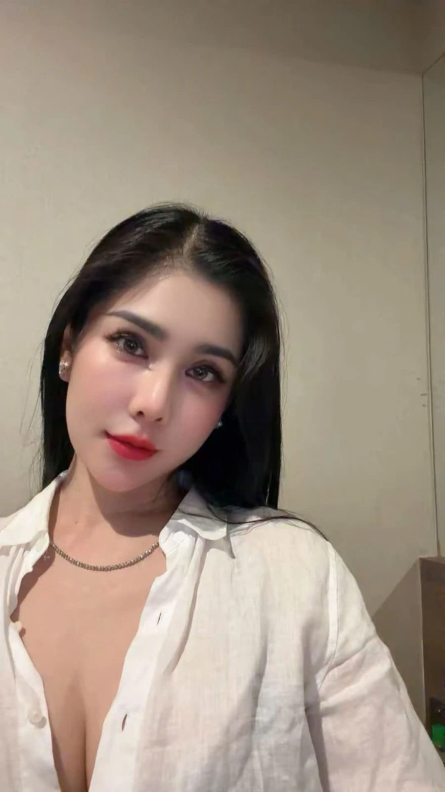 Sarah – Filipino escort in Mauritius — 4 / 7
