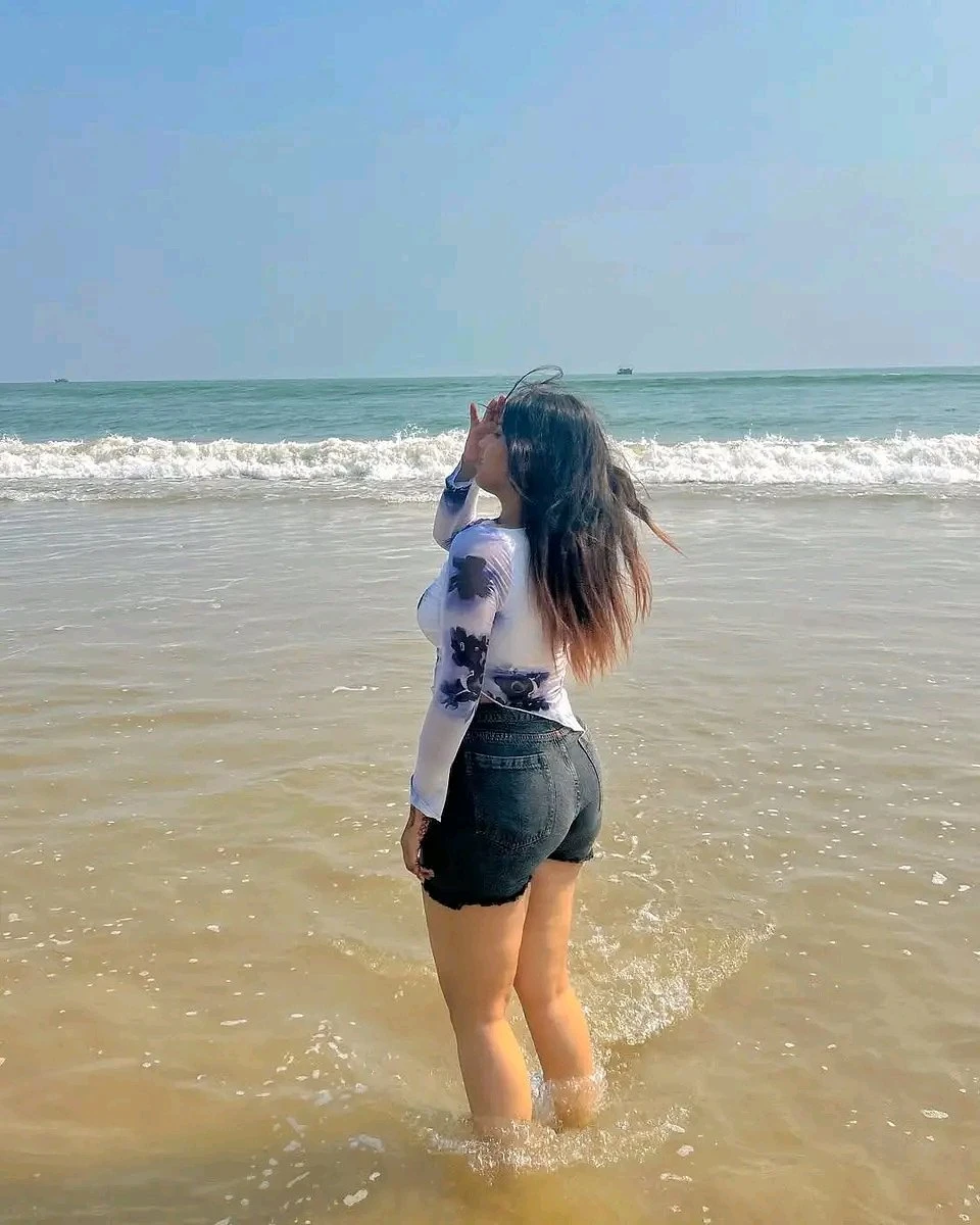 Akanksha (Cam & Meet) – Indian escort in Kolkata — 4 / 6