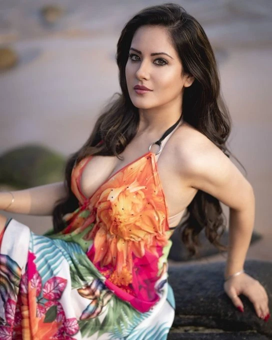 Ritika Sharma – Indian escort in New Delhi — 1 / 7