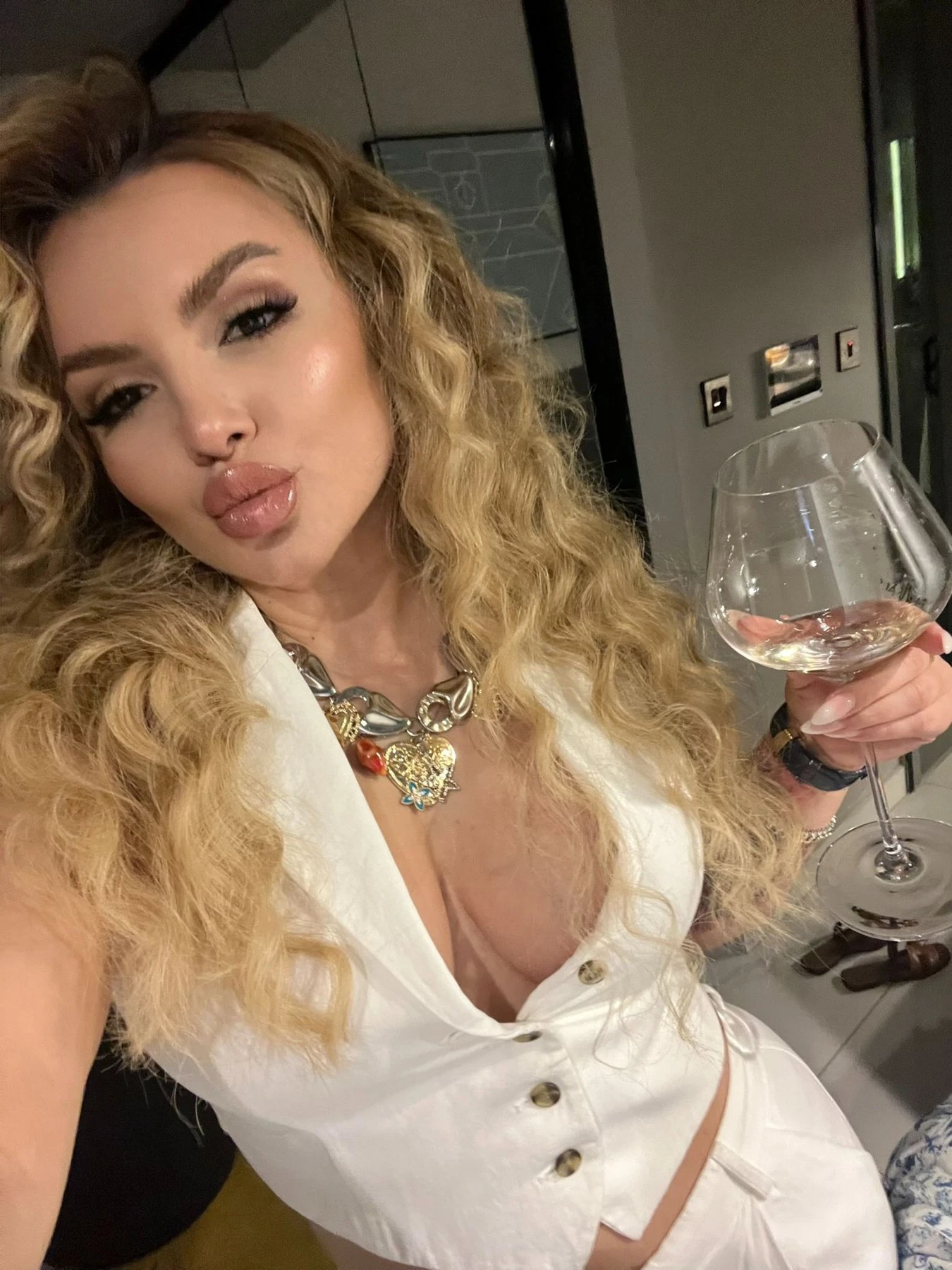 Oksana – Russian escort in Beirut — 4 / 6