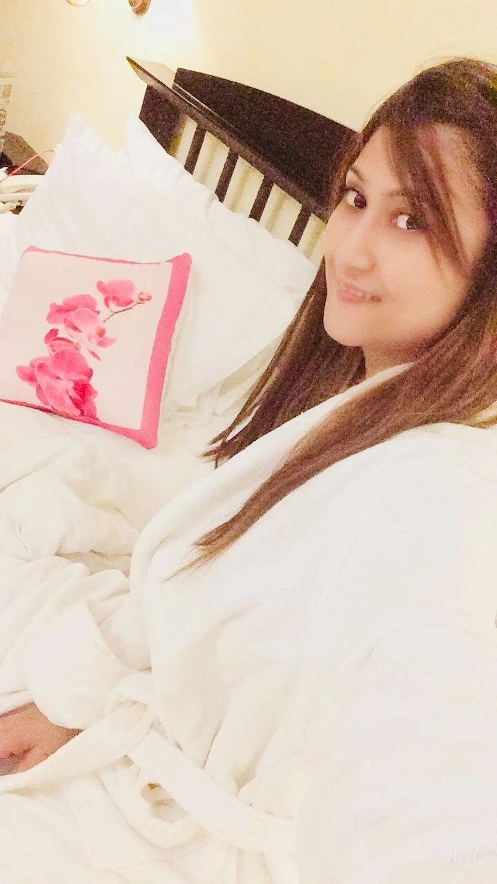 Simran Sharma – Indian escort in Mumbai — 3 / 4