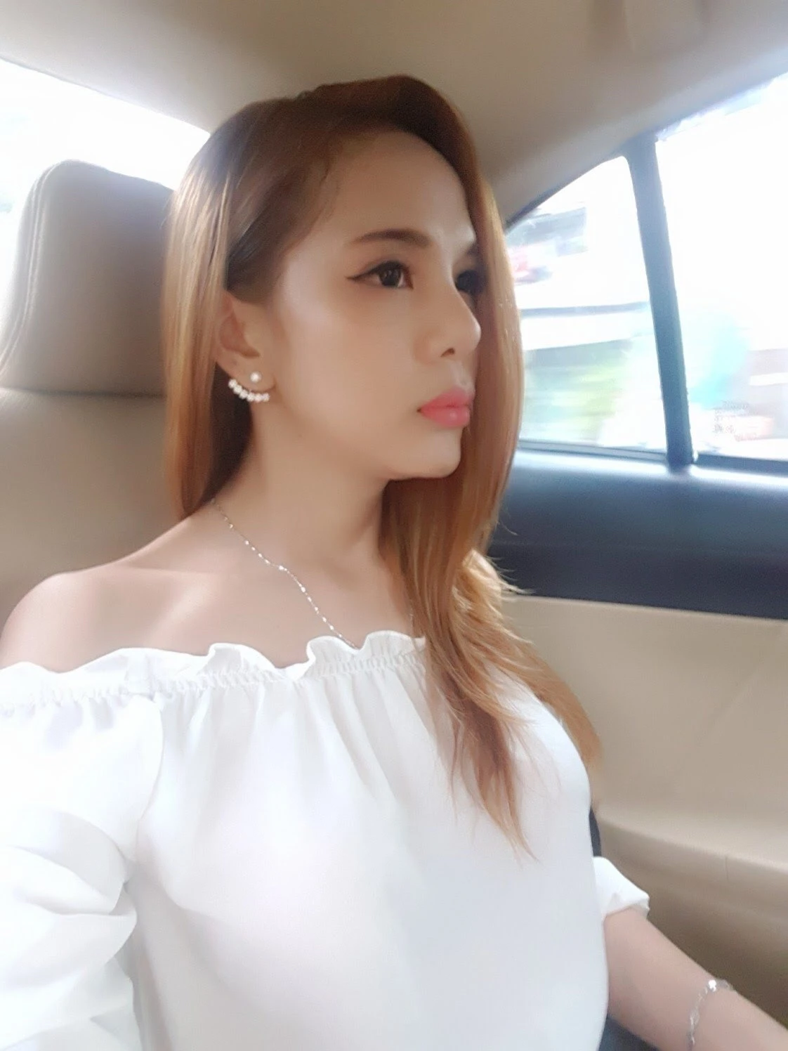 Jenn – Vietnamese escort in Ho Chi Minh City — 2 / 4