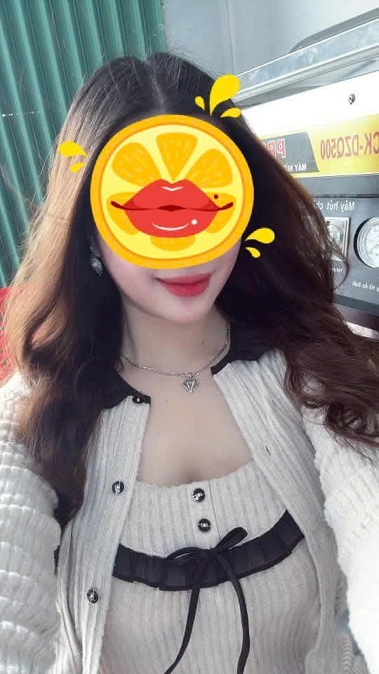 Anna – Chinese escort in Kathmandu — 13 / 15