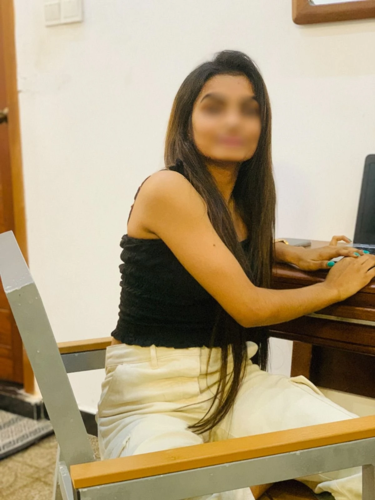 Elsa2003 – Sri Lankan escort in Colombo — 3 / 6