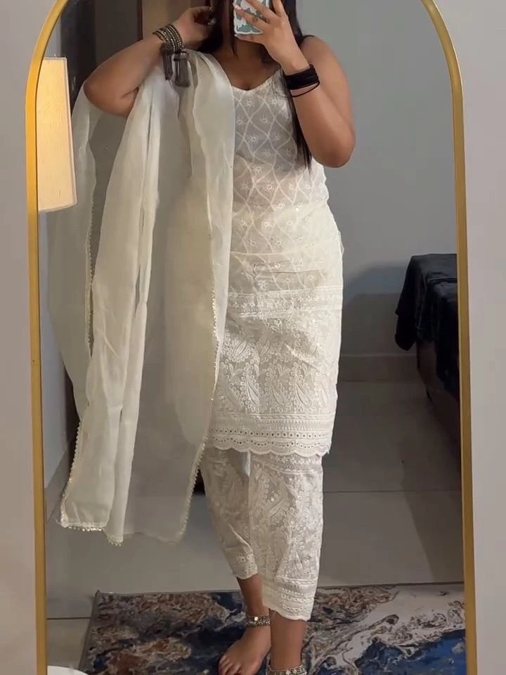 Kanishaka ( kannu ) – Indian escort in Hyderabad — 2 / 6