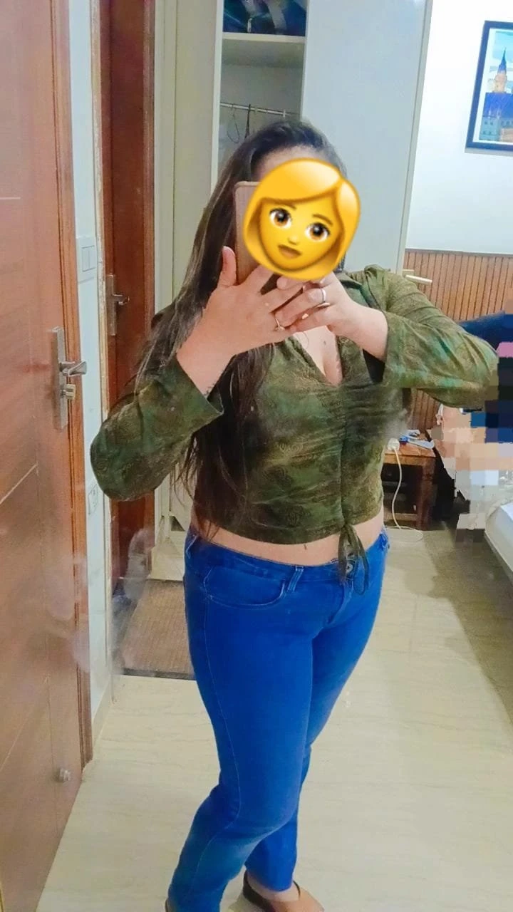 Anjali Cam fun & Real Meet – Indian escort in Gurgaon — 9 / 11