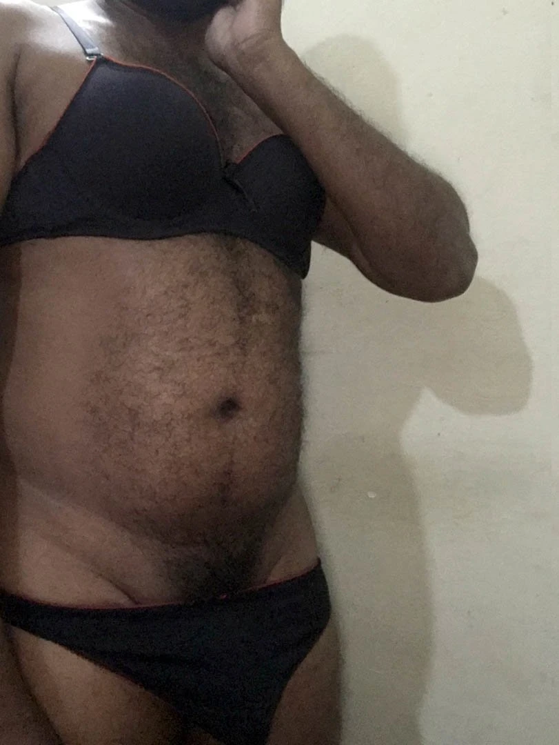Slave Kolla – escort in Colombo — 3 / 10