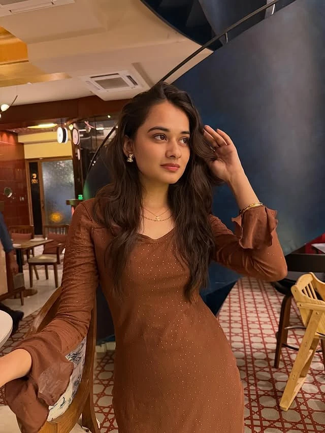 Sandhya – Indian escort in Kochi — 4 / 5
