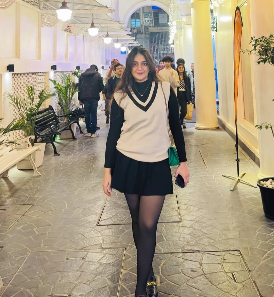 Kajal – Indian escort in Bangalore — 2 / 5