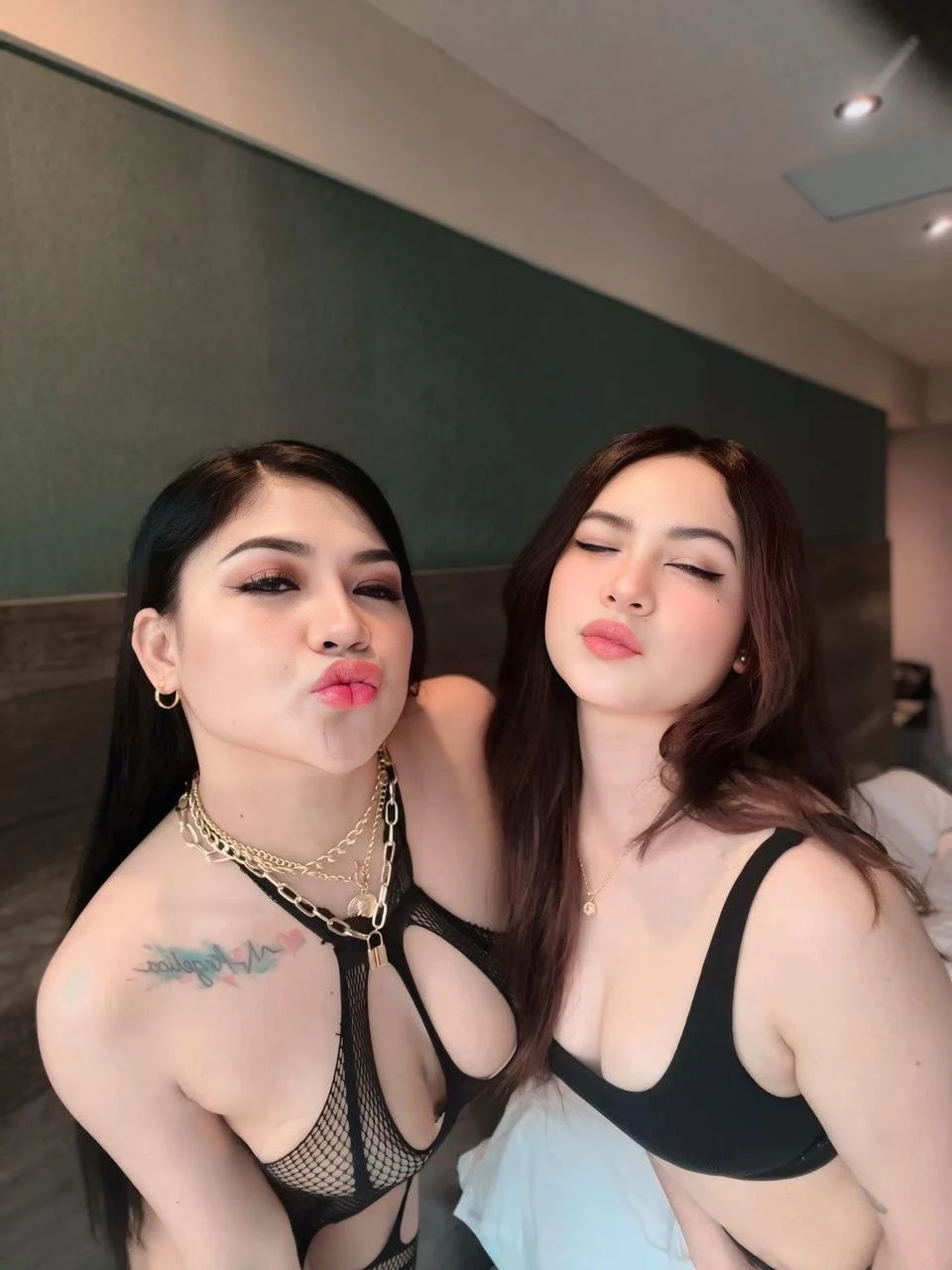 Girls on Top – Japanese escort in Mumbai — 2 / 8