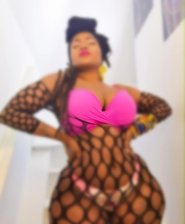 Malaika – Rwandan escort in Mumbai — 4 / 5
