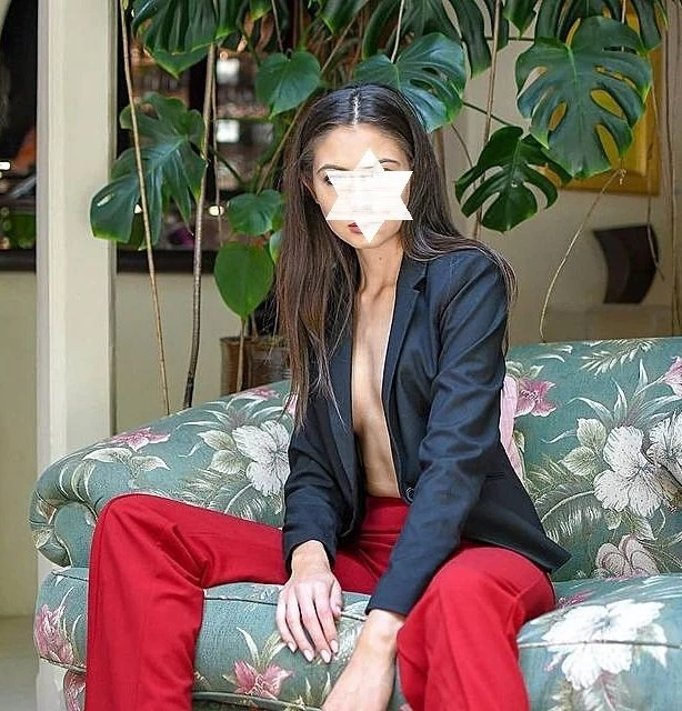 Sabrina – escort in Bucharest — 3 / 5