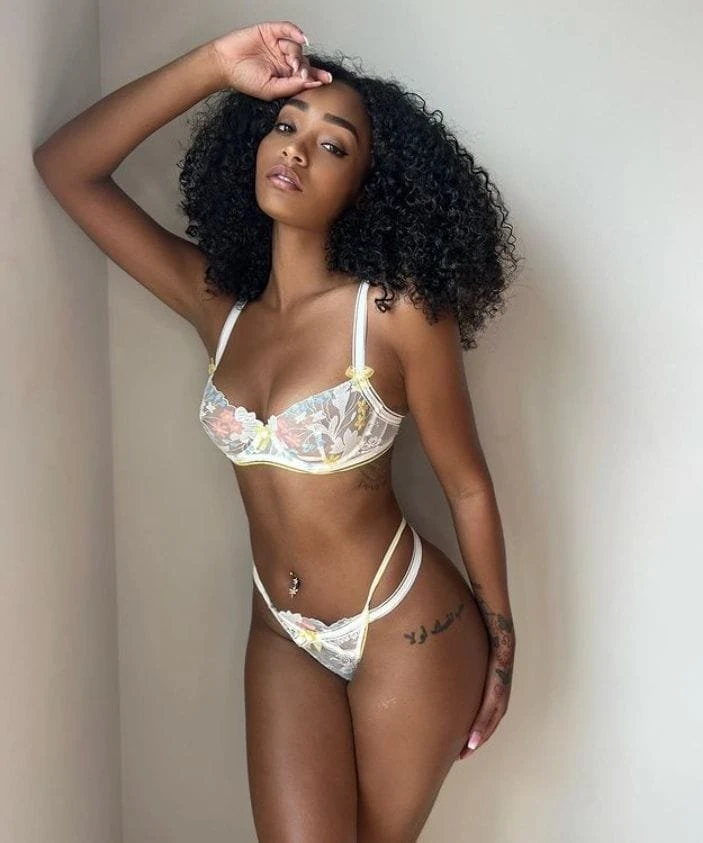 Meshelo – Central African escort in New Delhi — 4 / 6