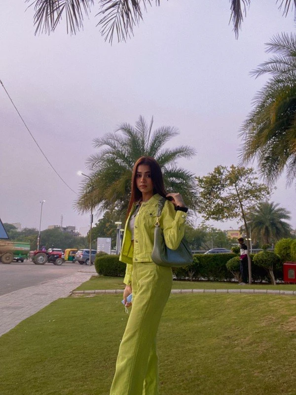 Seasonal Sweet Mangos(girls) Available – Indian escort in Hyderabad — 2 / 6