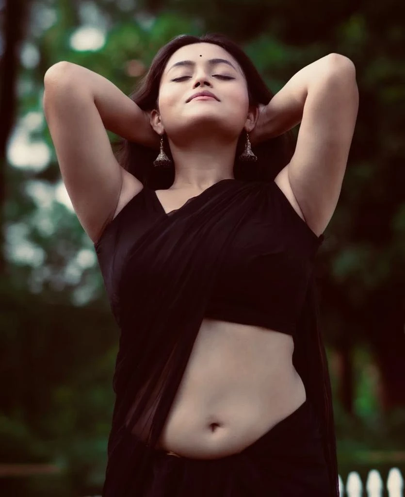 Seasonal Sweet Mangos(girls) Available – Indian escort in Hyderabad — 1 / 6