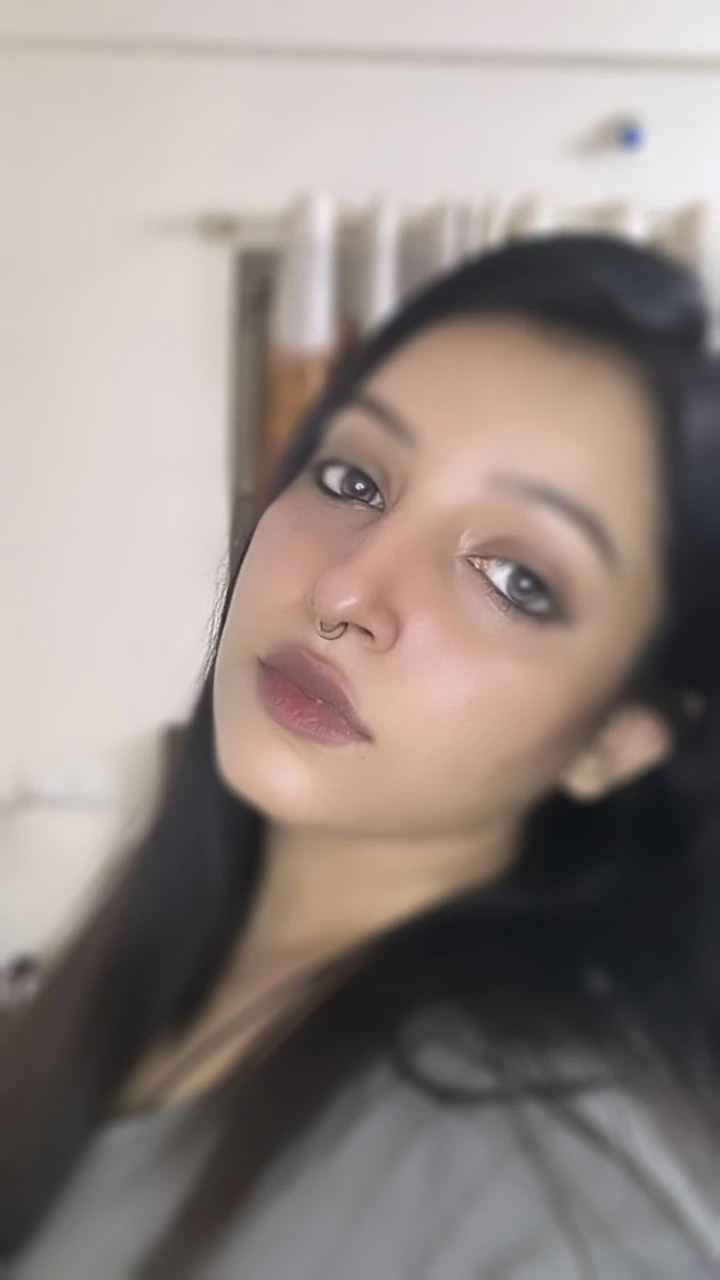 Vaishali Rawat – Indian escort in Mumbai — 2 / 5