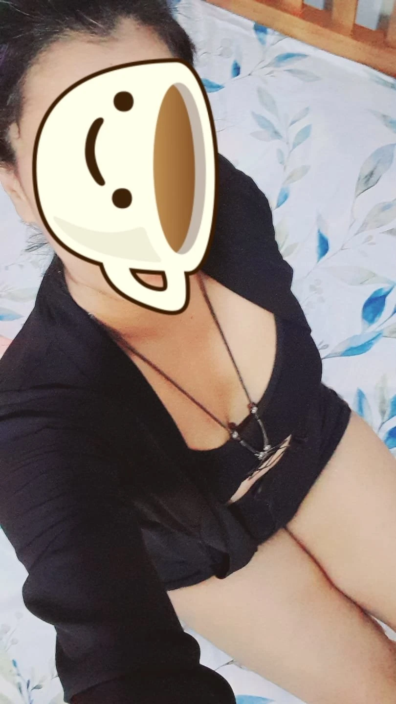 Anushi – Sri Lankan escort in Colombo — 2 / 8