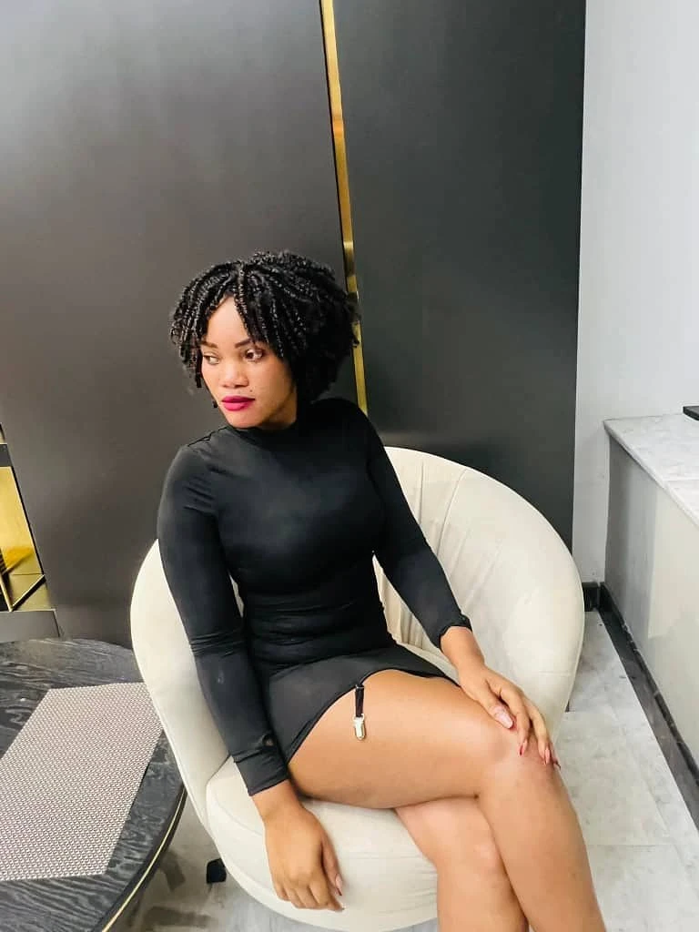 Bella – South African escort in Kathmandu — 5 / 11