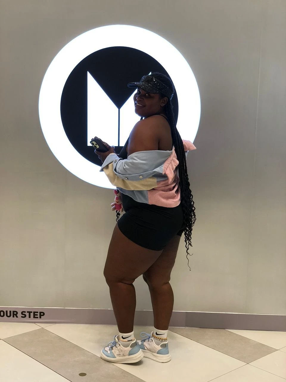 Joy Giver – Kenyan escort in Hanoi — 2 / 4