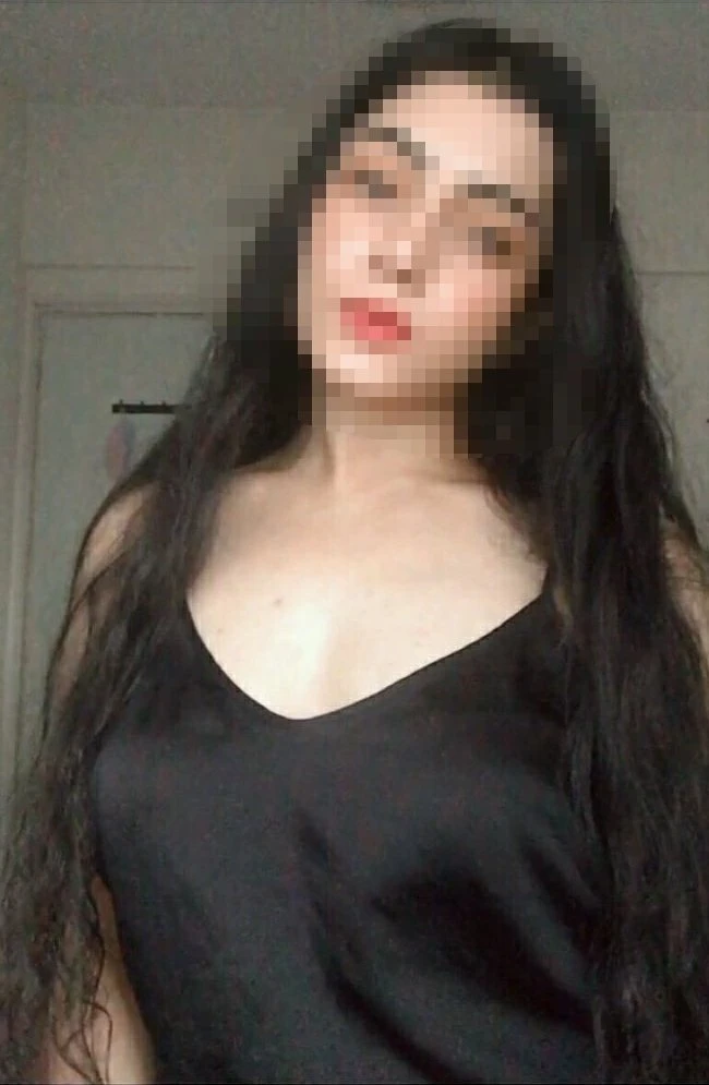 Moni, Real Meet and cam – Indian escort in Mumbai — 3 / 5