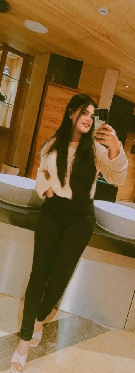 Kajal Gupta – Indian escort in Jaipur — 1 / 2