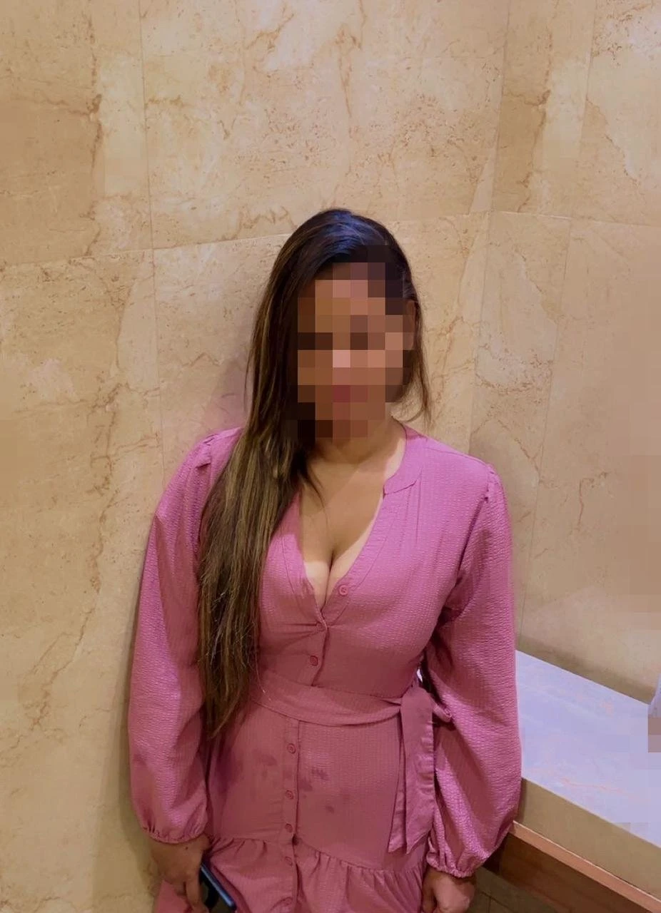 Anaya Real Meet & Cam Show – Indian escort in Mumbai — 4 / 12