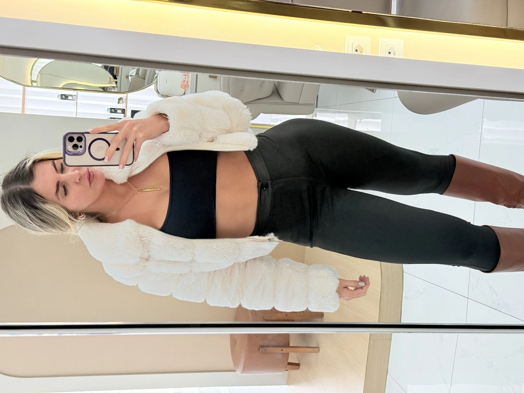 Alina Limas – Canadian escort in Mumbai — 4 / 8