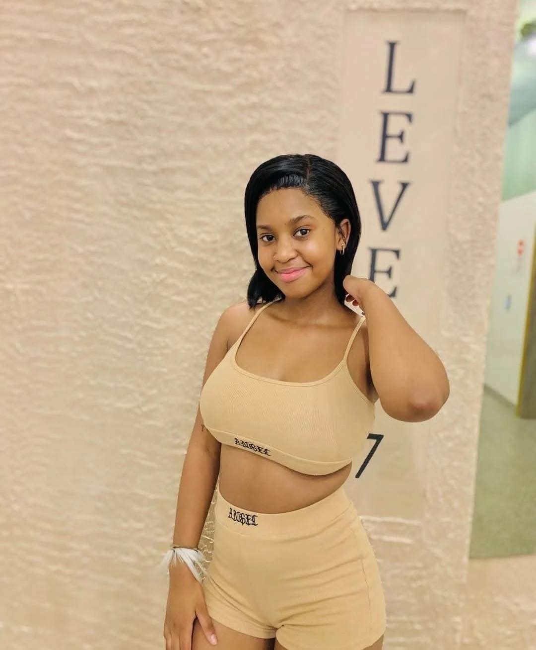 Vivian – Nigerian escort in Beirut — 4 / 8