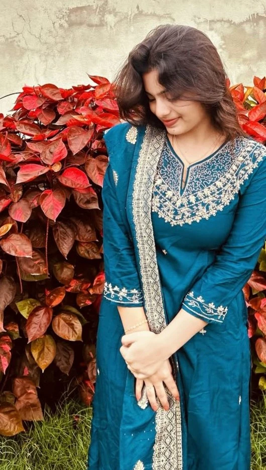 Hey I am Neha in Kolkata In/outcall – Indian escort in Kolkata — 1 / 5