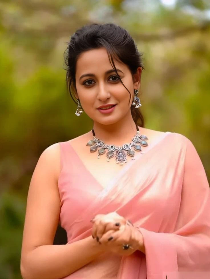 Neha – Indian escort in Dehradun, Uttarakhand — 2 / 5