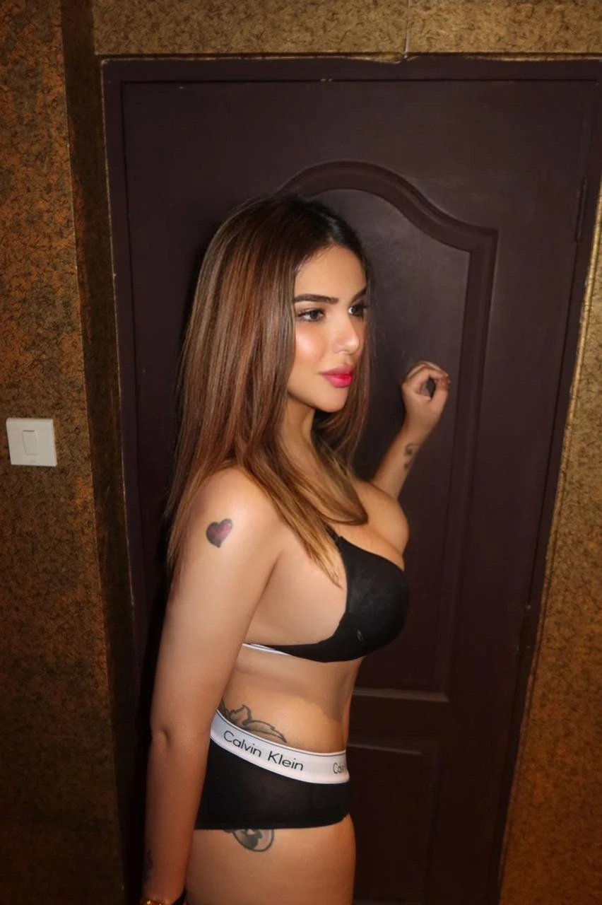 Ivanna Just Landed – Saudi escort in Mumbai — 13 / 26