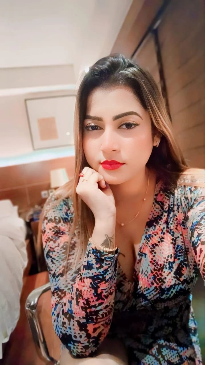 Jiya Khan – Indian escort in Hyderabad — 8 / 12