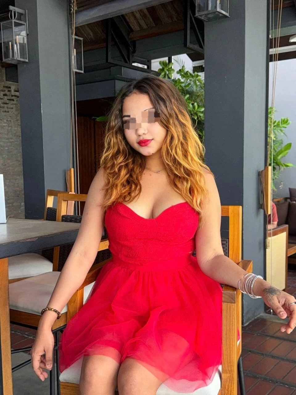 Wendy – French escort in Colombo — 3 / 4