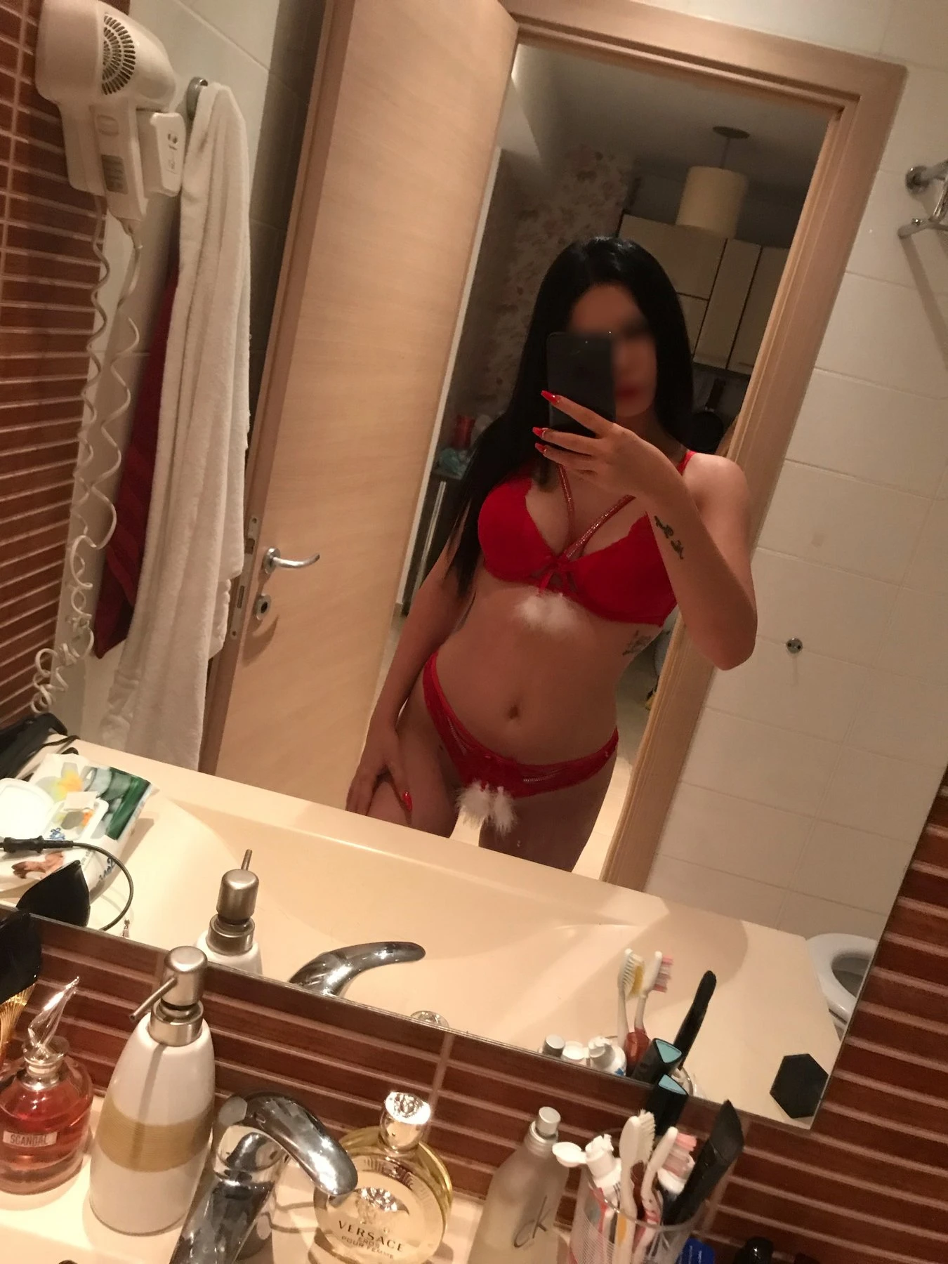 Denisse – Romanian escort in Bucharest — 2 / 4