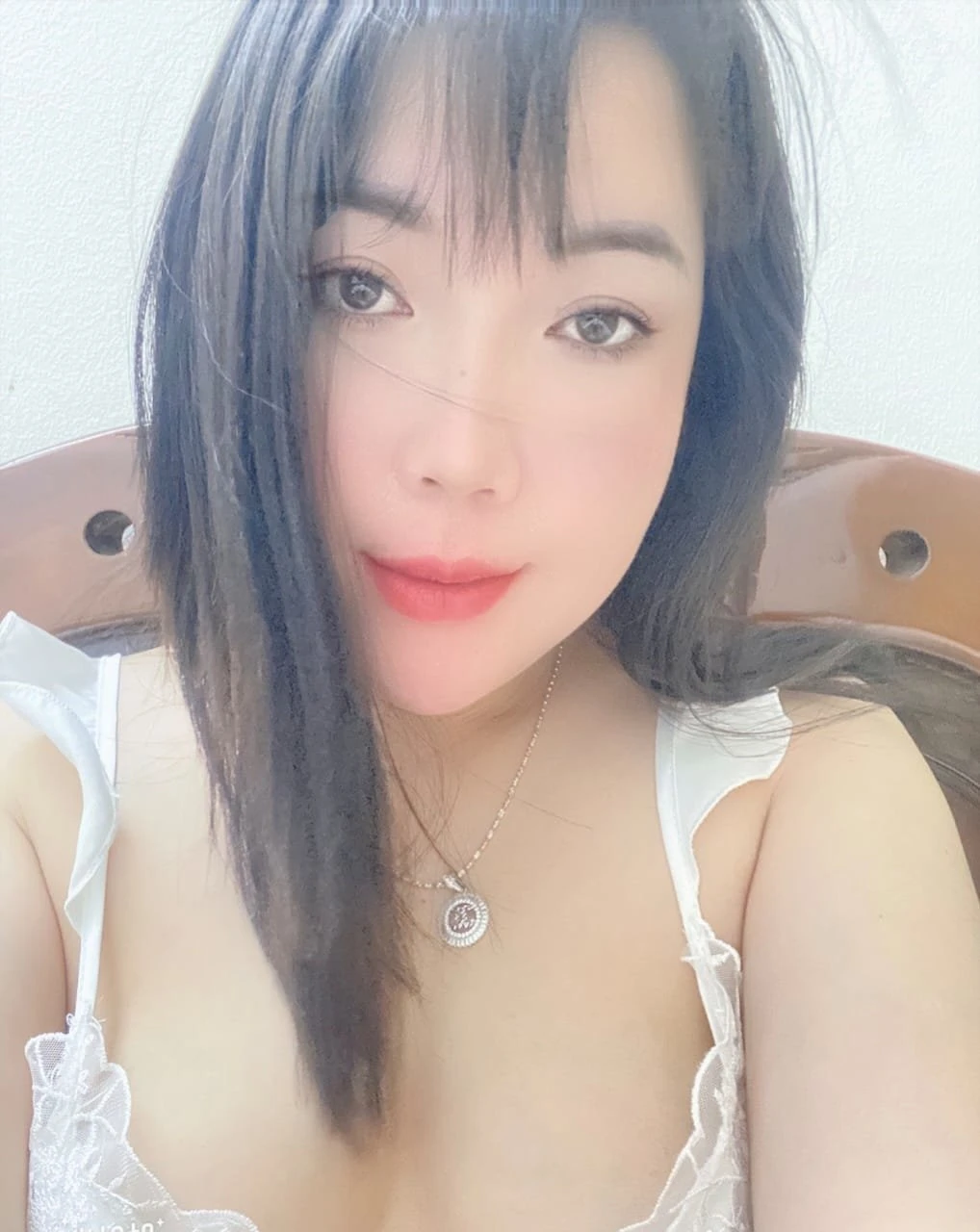 Nancy – South Korean escort in Kathmandu — 2 / 7