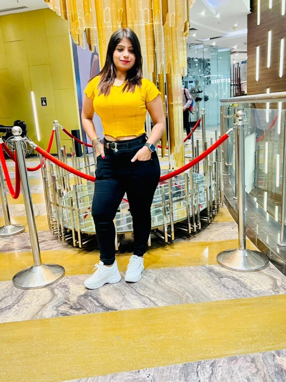 Muskan real cam show – Indian escort in Mumbai — 4 / 5