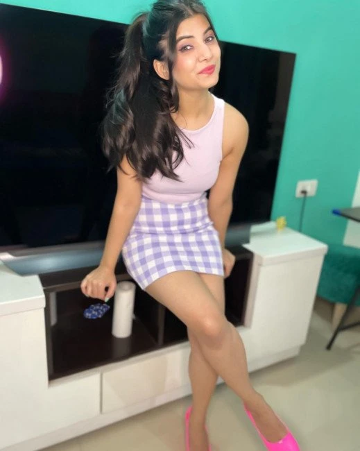 Natasha Arora Attractive Young Model – Indian escort in Hyderabad — 1 / 5