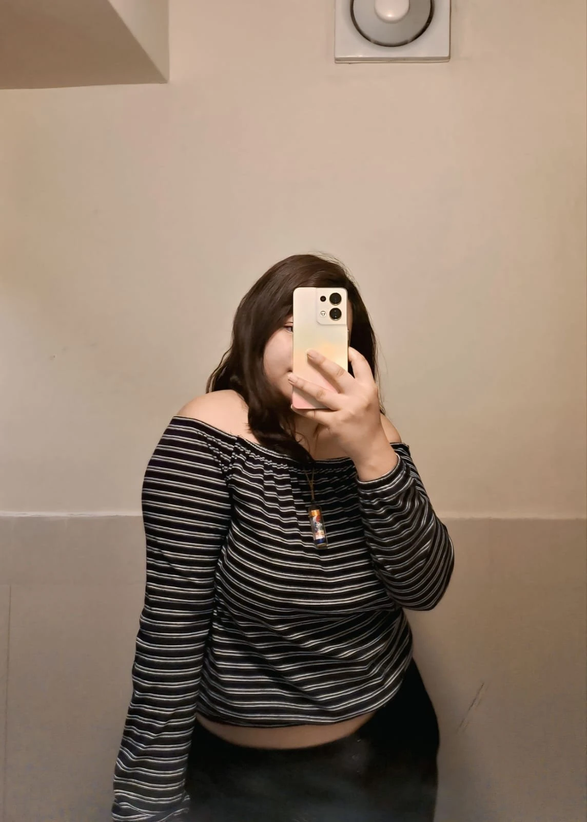 Alisa – Indian escort in Kathmandu — 2 / 3