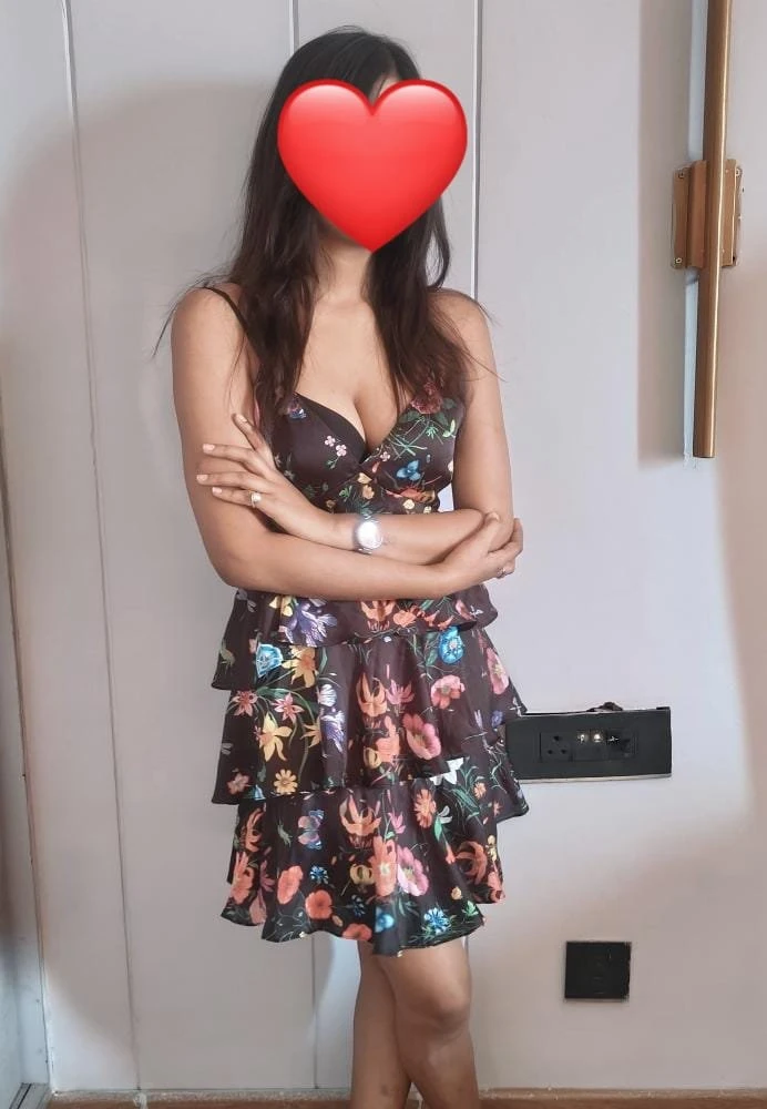 Nisha (Cam & Meet) – Indian escort in Noida — 5 / 12