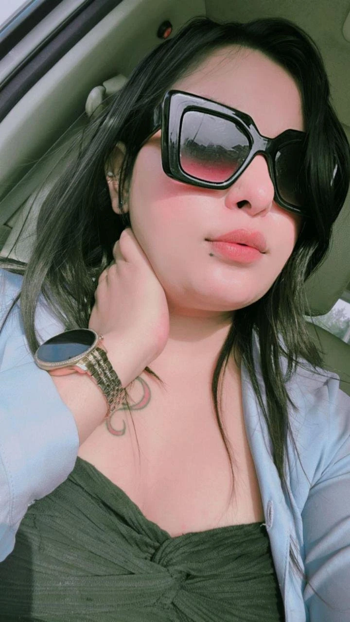 Riya Singh – Indian escort in Kolkata — 1 / 6